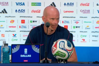 Técnico de seleção se recusa a falar sobre possível duelo contra o Brasil: “Não estou pensando”