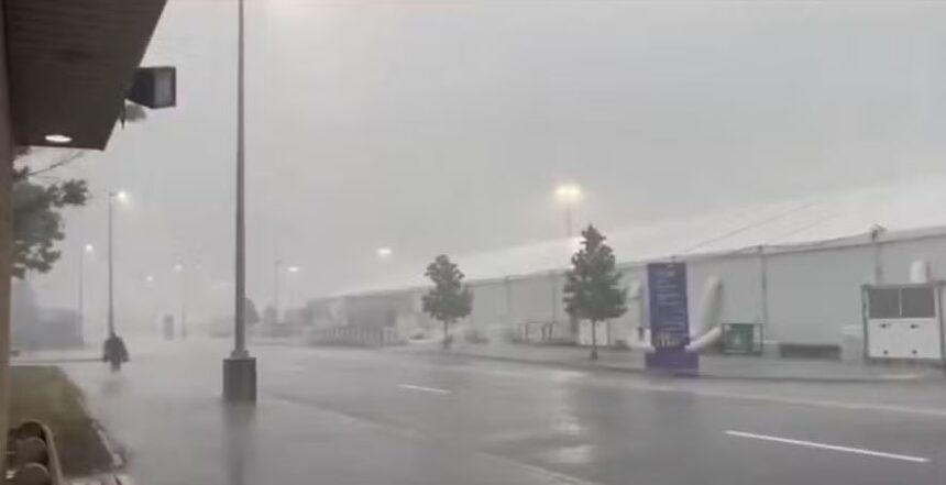 Alerta de emergência é acionado no estádio da estreia do Brasil por conta de tempestade