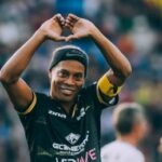 Ronaldinho Gaúcho será anunciado por novo clube nesta terça (23), mas empresários se preocupam com estado de saúde do craque