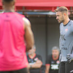 Goleiro recusa proposta de equipe da Série B e segue no Vitória para a sequência da temporada