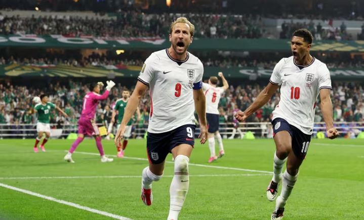 Em jogo frenético, Inglaterra derruba o México em casa e avança às quartas de final da Copa do Mundo