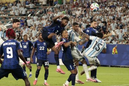 Cabo Verde faz jogo histórico, mas toma gol na prorrogação e Argentina avança na Copa do Mundo
