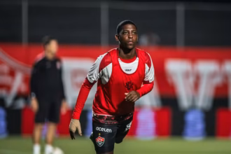 Vitória acerta empréstimo de atleta da base para clube do exterior