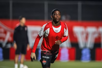 Vitória acerta empréstimo de atleta da base para clube do exterior