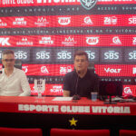 Durante coletiva, Fábio Mota apresenta novos patrocinadores do Vitória