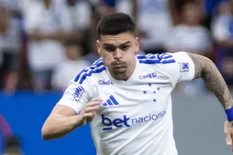 Gabiel Pec sofre fratura e passará por cirurgia após lance forte em jogo do brasileirão