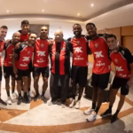 Lenda da Copa de 70, Jairzinho visita delegação do Vitória antes de jogo contra o Botafogo