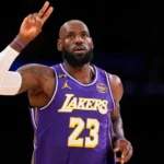 LeBron James acerta com o Philadelphia 76ers para tentar título da NBA na próxima temporada