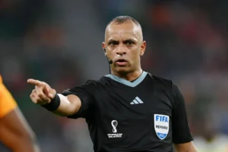 Árbitro brasileiro se torna favorito a apitar final da Copa do Mundo