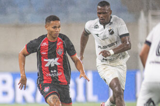 Vitória anuncia saída de promessa da base para o futebol europeu