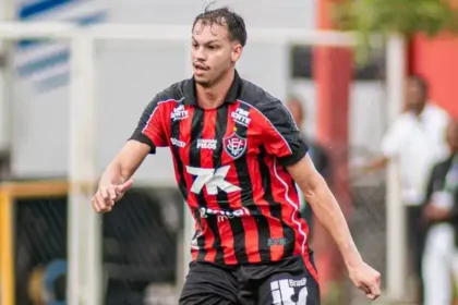 Vitória encaminha empréstimo de zagueiro para o futebol israelense