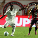 Vitória domina o Botafogo e vence com autoridade no Barradão