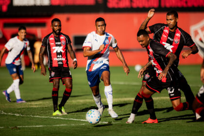 Jogadores do Vitória e atleta do Bahia recebem punição do STJD após confusão no Ba-Vi