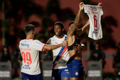 Silêncio no Barradão! Bahia cala a torcida do rival, derruba favoritismo e vence o Vitória pelo Brasileirão