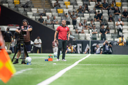 Vitória entra em campo defendendo tabu contra o Vasco da Gama no Barradão