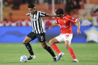 Adversário do Vitória no Brasileirão sofre goleada histórica na Copa Sul-Americana