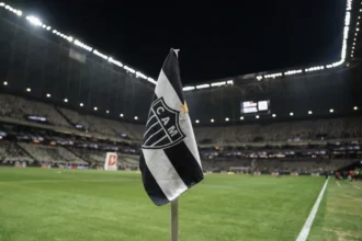 Atlético Mineiro encaminha acerto para contratar volante com passagem pela seleção brasileira