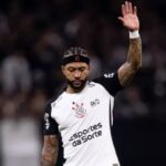 Após novela e protestos da torcida, Corinthians e Memphis Depay entram em acordo por renovação