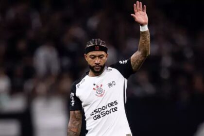 Após novela e protestos da torcida, Corinthians e Memphis Depay entram em acordo por renovação