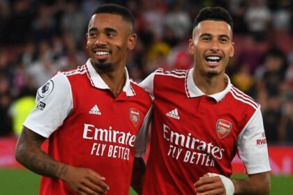 Atacantes brasileiros deixam treino e podem estar de saída de equipe da Inglaterra