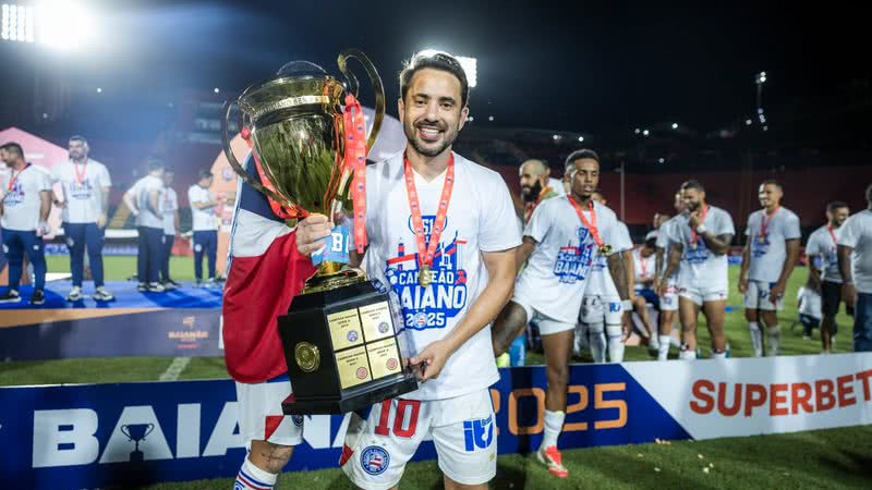 Everton Ribeiro é submetido a procedimento na lombar e desfalca o Bahia contra o Vasco da Gama