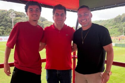 Filho de ex-jogador realiza testes na Academia de Futebol do Vitória