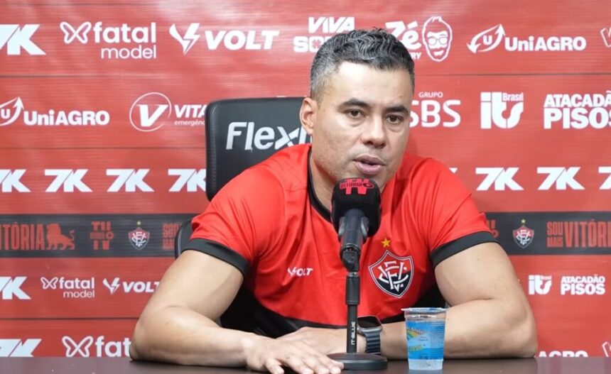 Jair Ventura entra para o top 3 de piores técnicos do Vitória em clássicos Ba-Vi nos últimos 10 anos