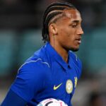 Chelsea acerta renovação contratual com João Pedro em meio ao interesse de outros clubes