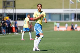 Promessa da base do Vitória marca em amistoso da Seleção Brasileira