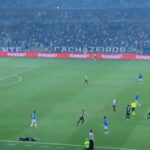 Zagueiro sofre entrada e protagoniza lance forte em clássico na Copa do Brasil