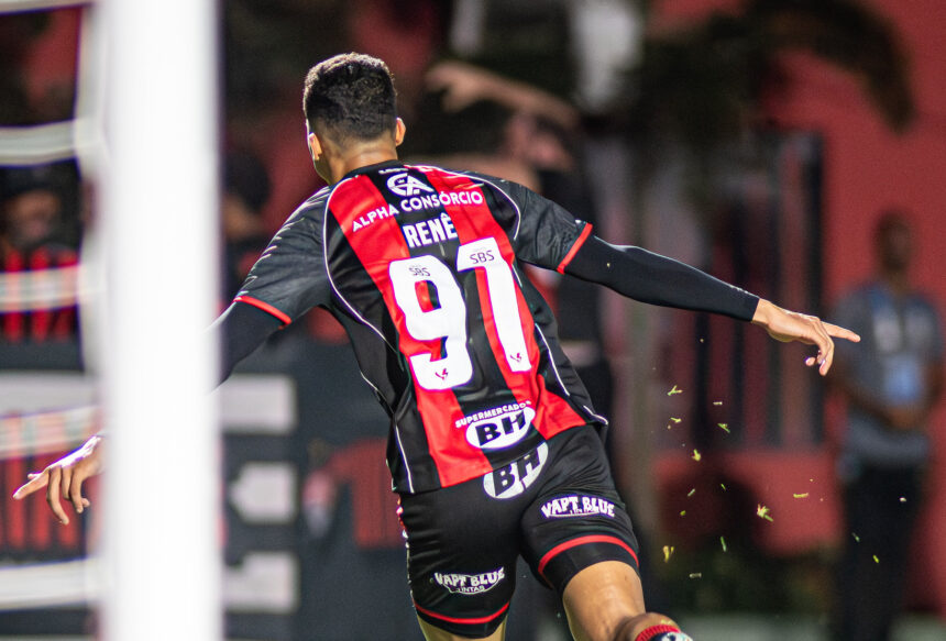 Artilheiro da Copa do Brasil, Renê pode alcançar marca histórica pelo Vitória