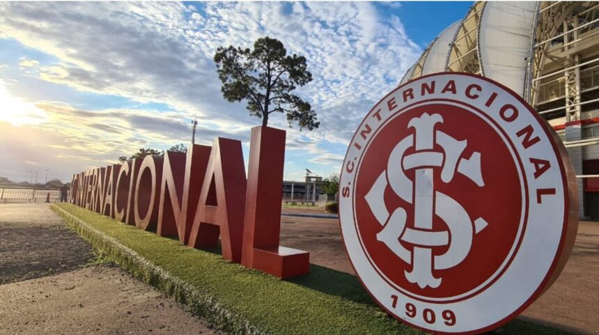 Clube da Série A oferece trator na Justiça para evitar bloqueio de contas por dívidas com empresário