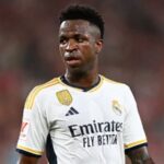 Após dias de incerteza, Vini Jr. aceita proposta e renova contrato com o Real Madrid