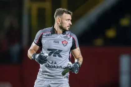 Vitória anuncia rescisão contratual com o goleiro Gabriel Vasconcelos