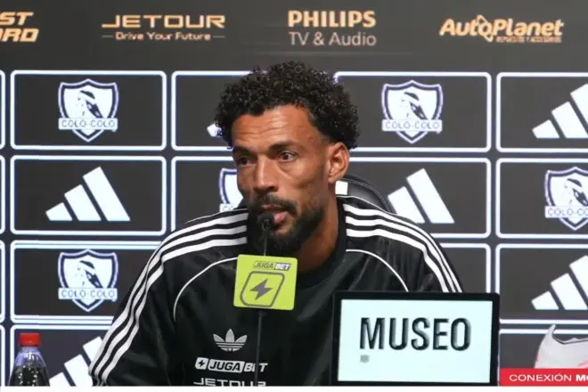 Vozinha é apresentado no Colo-Colo e fala sobre momentos difíceis na carreira
