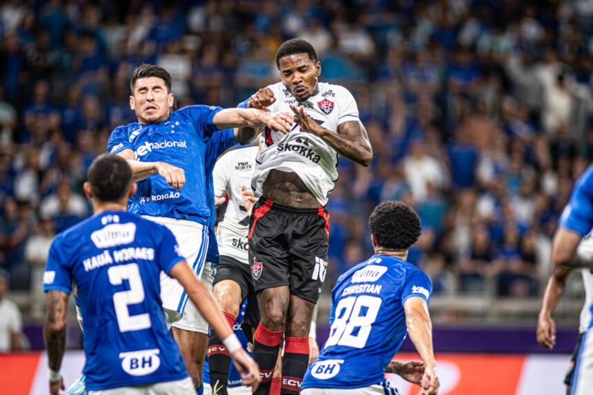 Vitória enfrenta o Cruzeiro buscando quebrar jejum de 16 anos no Campeonato Brasileiro