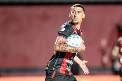 Capitão do Vitória, Baralhas deve ficar fora do confronto com o Vasco pela Copa do Brasil