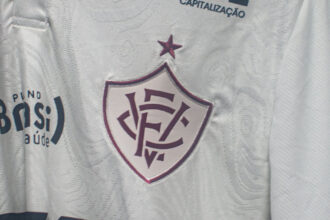Vitória reintegra jogador rejeitado para a sequência da temporada