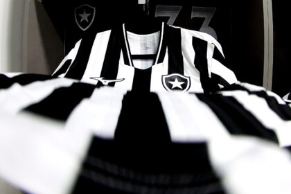 Botafogo fica perto de acerto com treinador campeão pela Seleção Brasileira