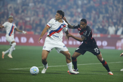 Everaldo desperdiça pênalti, Bahia perde confronto direto contra o Athletico-PR na Arena da Baixada e sai do G-4 do Brasileirão