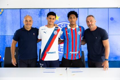 Atletas da base assinam primeiro contrato profissional com o Bahia até 2029