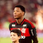 Atacante do Flamengo é barrado após exames médicos em clube da Rússia