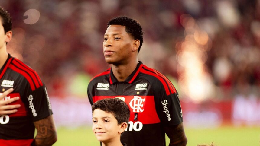 Atacante do Flamengo é barrado após exames médicos em clube da Rússia
