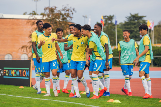 Promessa da base do Bahia marca gols em partida da Seleção Brasileira