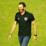 Clube da Série B acerta a contratação de ex-treinador do Vitória