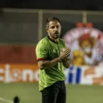 Ex-treinador do Vitória é anunciado por equipe para disputar o Campeonato Brasileiro em 2027