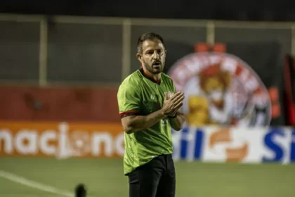 Ex-treinador do Vitória é anunciado por equipe para disputar o Campeonato Brasileiro em 2027
