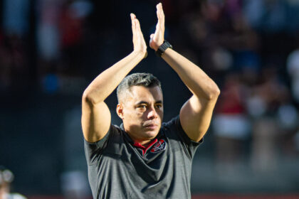 Vitória entra em campo defendendo bom retrospecto contra adversários diretos no Brasileirão