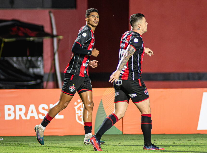 Artilheiro completa três meses sem marcar com a camisa do Vitória