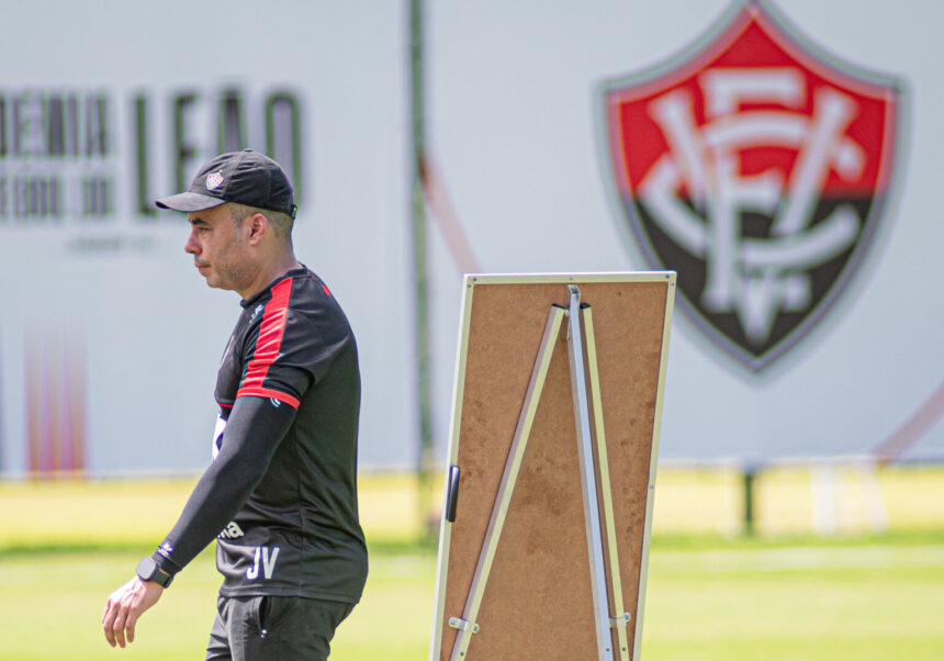 Vitória sofre com lesões e sete atletas diferentes passam pela mesma posição na temporada